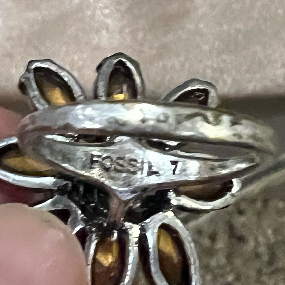 Large Fossil Rhinestone Floral ring - Picture 4 of 7